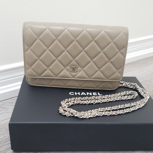 ***SOLD****100% Authentic Chanel WOC Lambskin Beige/light tan colour w/silver hw - Picture 3 of 16